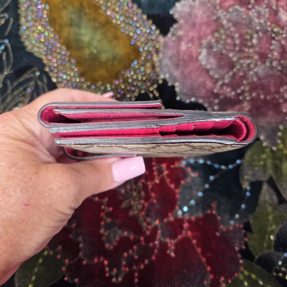 Gucci Beige Wallet with - Picture 7 of 14